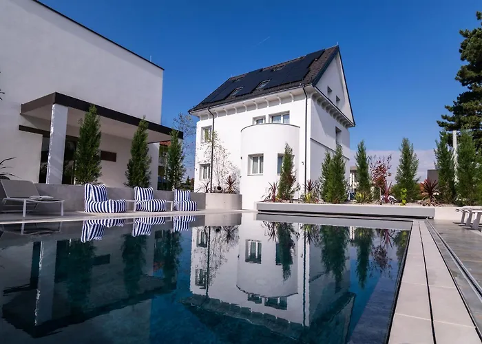 Resort Beatrice - Luxury Apartments - Pool & Sauna & Parking